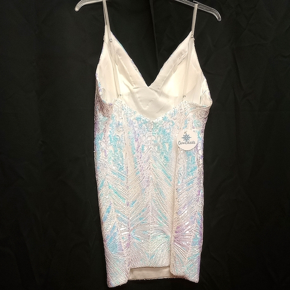 Dress - Picture 2 of 3